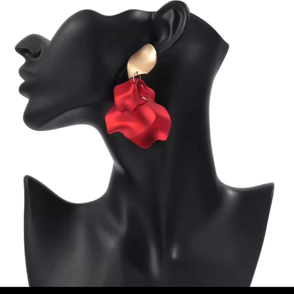 Elegant Gold and Green Floral Earrings - Picture 4 of 4